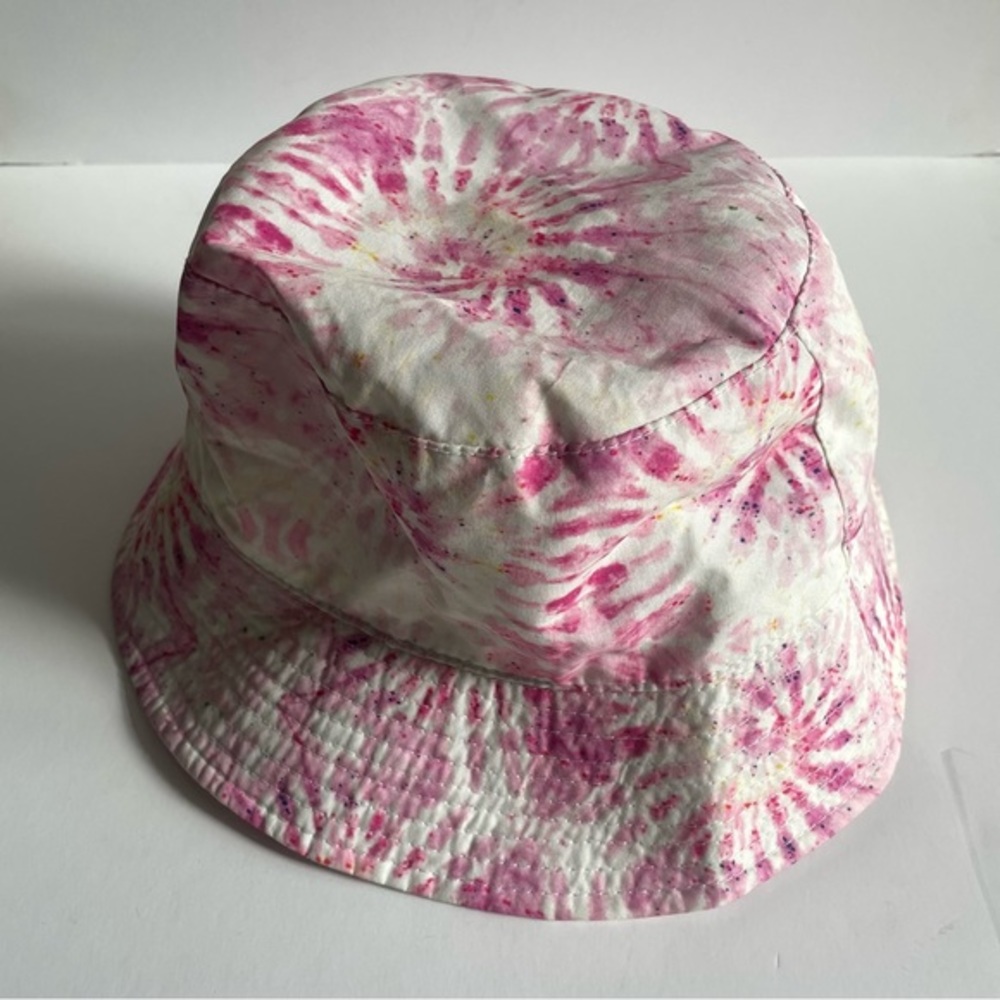 Pink tie dye bucket hat
